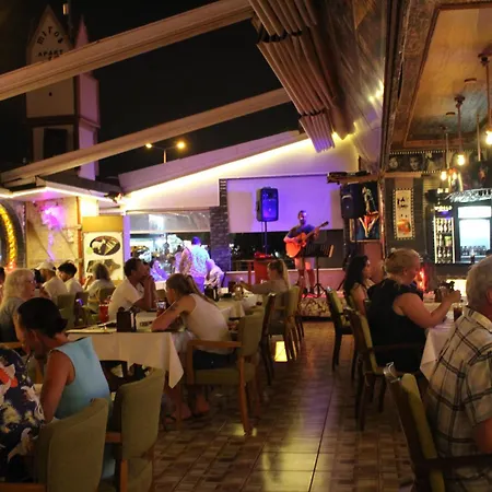 Mitos 公寓式酒店